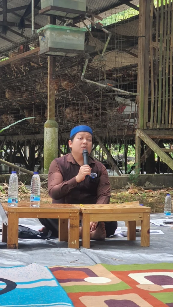 Ustadz Ahmad Suryana B.B.A, D.B.A., pembina KPMI Bogor memberikan nasehat fikih muamalah. (28-09) (serambimekkah.com)